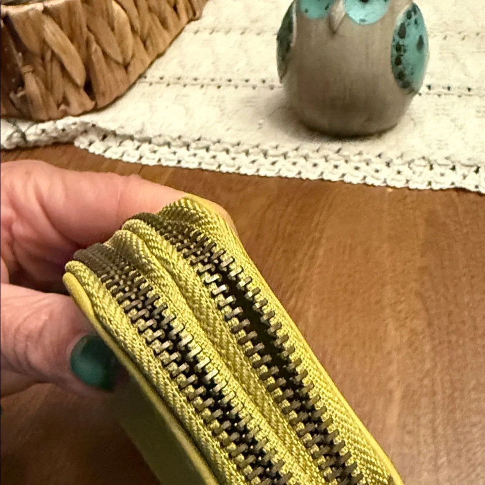 Universal Threads Yellow Leather Zip Wallet - Women - Picture 6 of 8